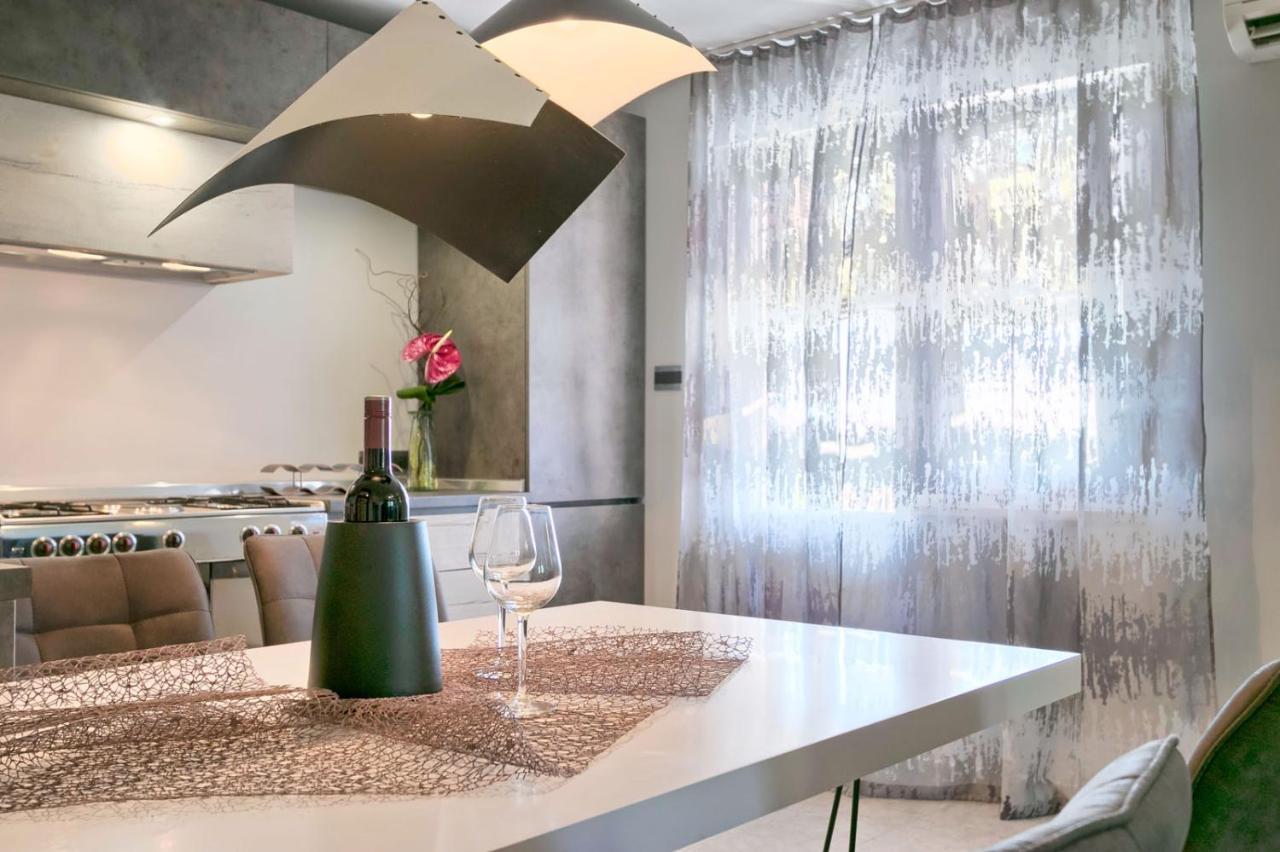 Modern Oasis Apartment Pula Exterior photo