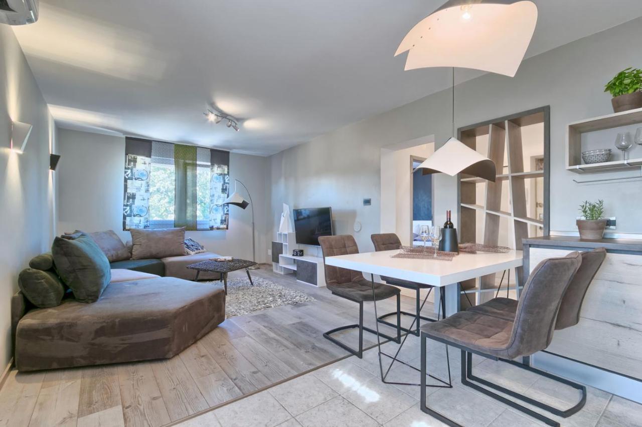 Modern Oasis Apartment Pula Exterior photo