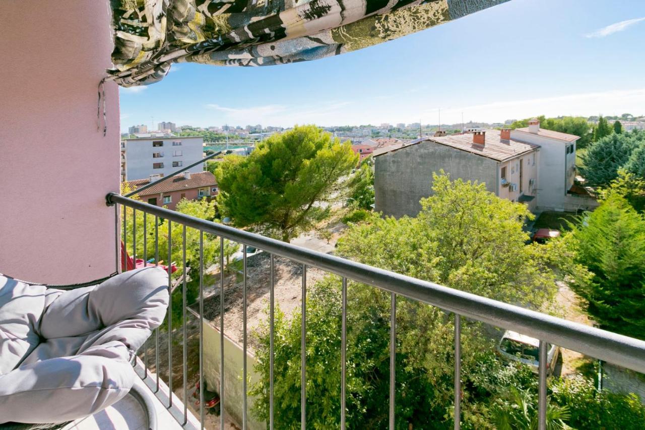 Modern Oasis Apartment Pula Exterior photo