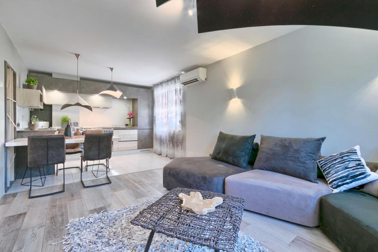 Modern Oasis Apartment Pula Exterior photo