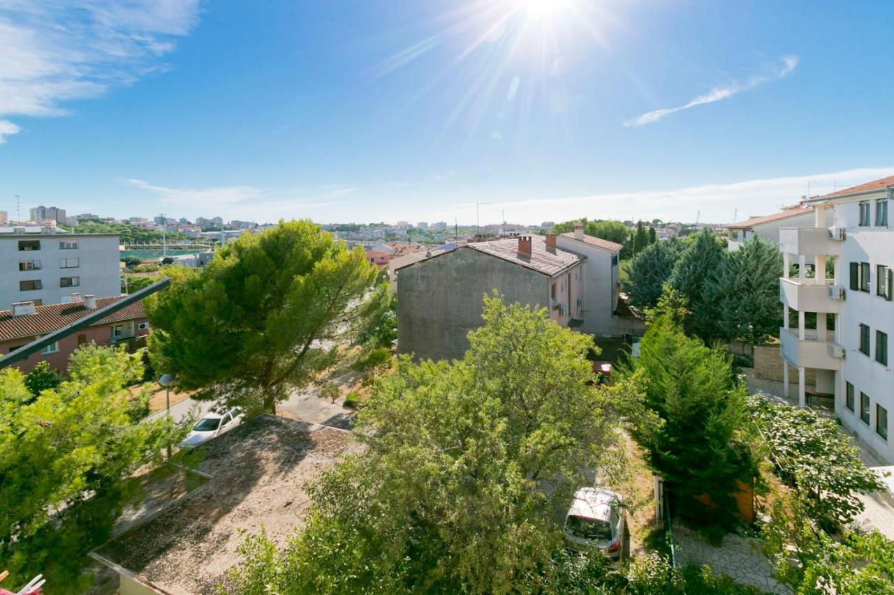 Modern Oasis Apartment Pula Exterior photo