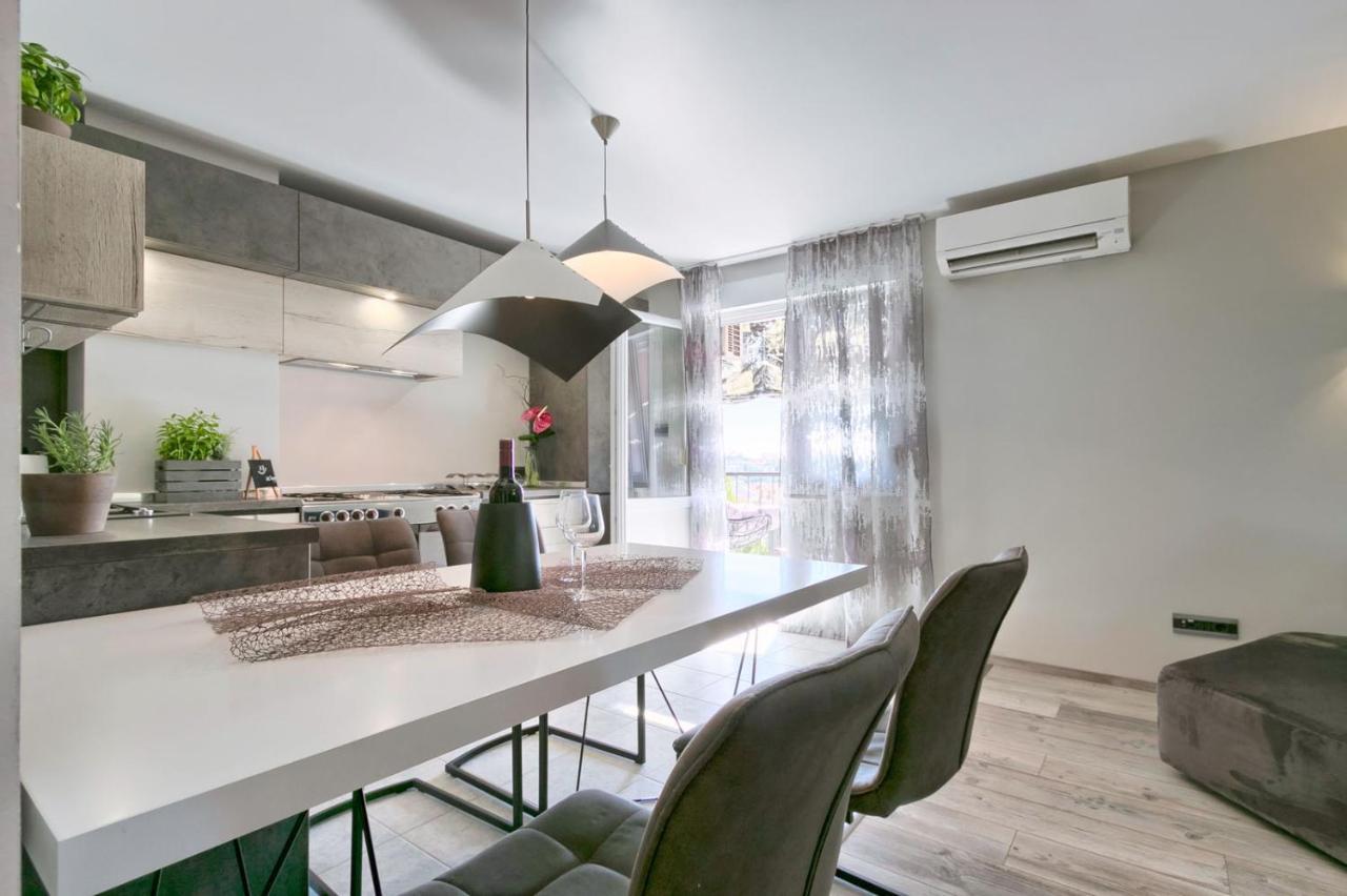 Modern Oasis Apartment Pula Exterior photo