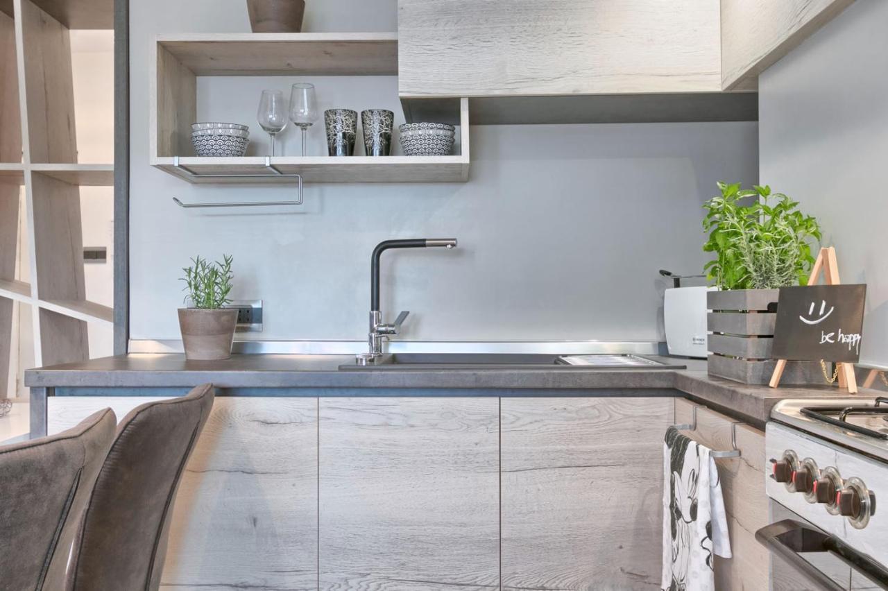 Modern Oasis Apartment Pula Exterior photo