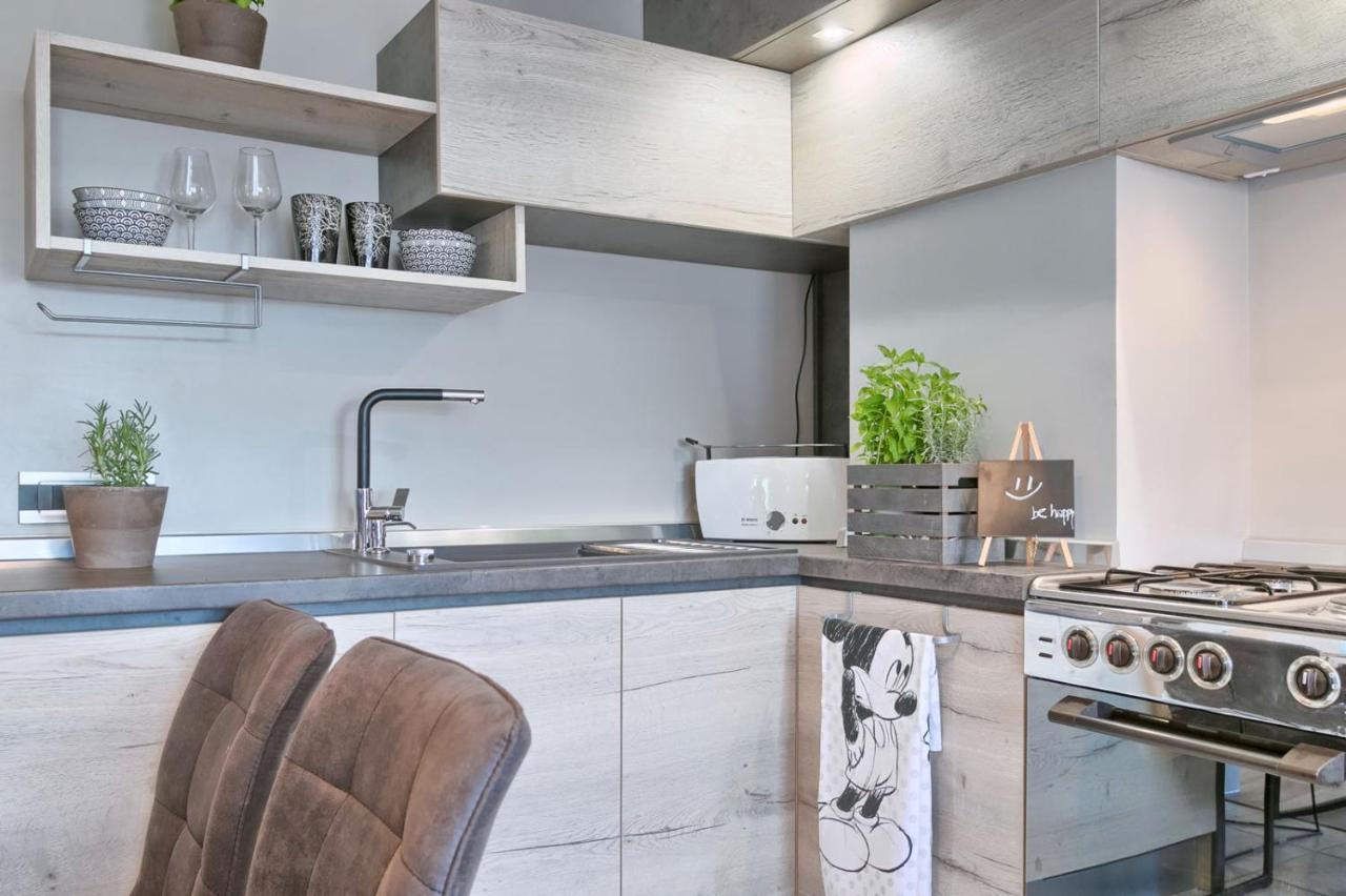 Modern Oasis Apartment Pula Exterior photo